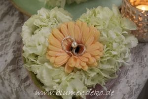 Blumenherz für Eheringe