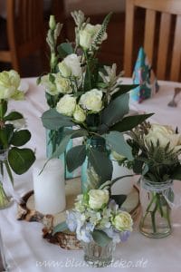 Tischdekoration Vintage Winter Hochzeit Holzscheibe Eisblau